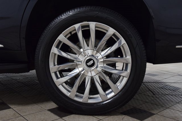 Used 2021 Cadillac Escalade Premium Luxury w/ Driver Assist Tech Package image 28