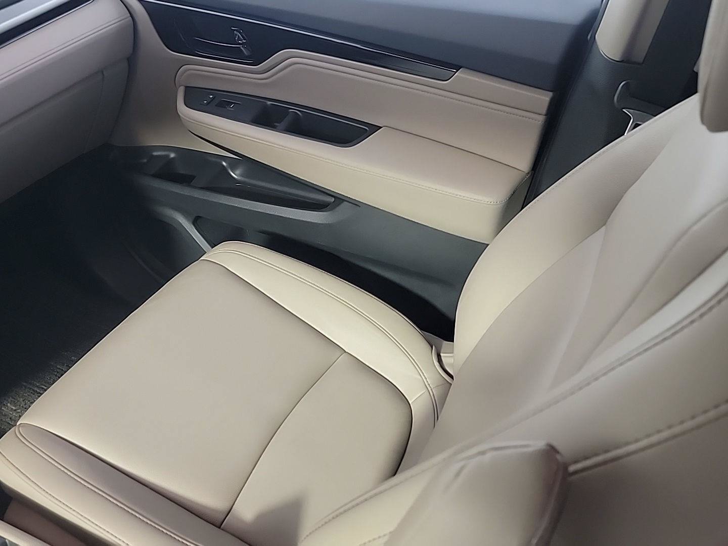Certified 2022 Honda Odyssey Touring image 23