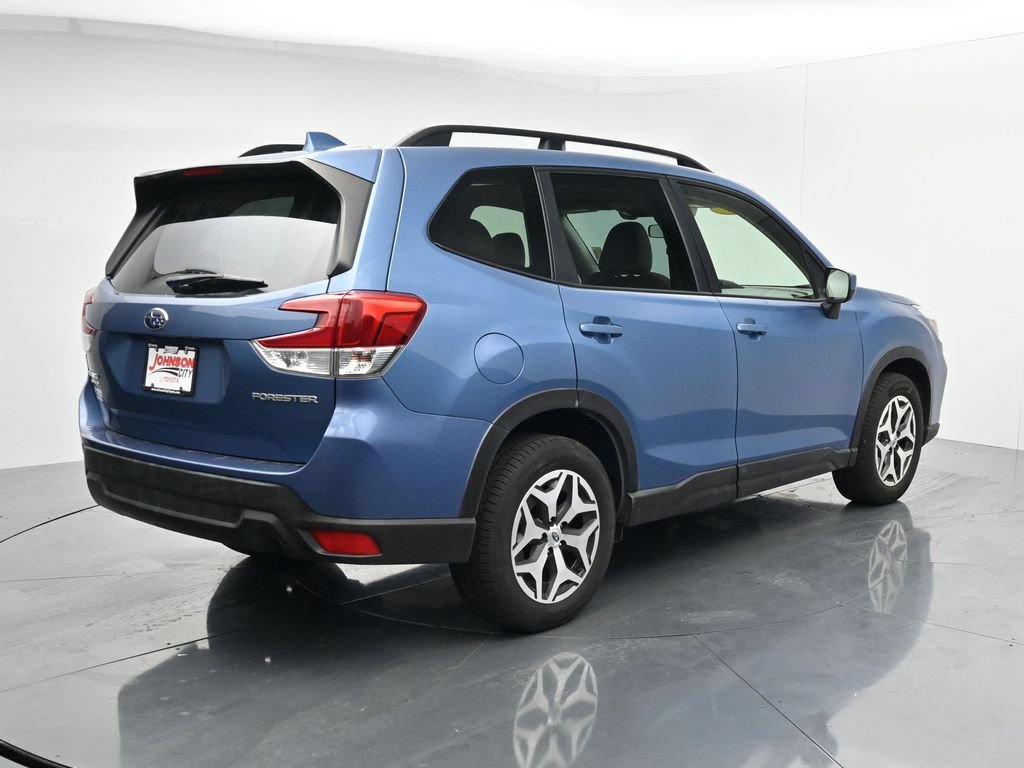 Used 2021 Subaru Forester Premium AWD/4WD image 7