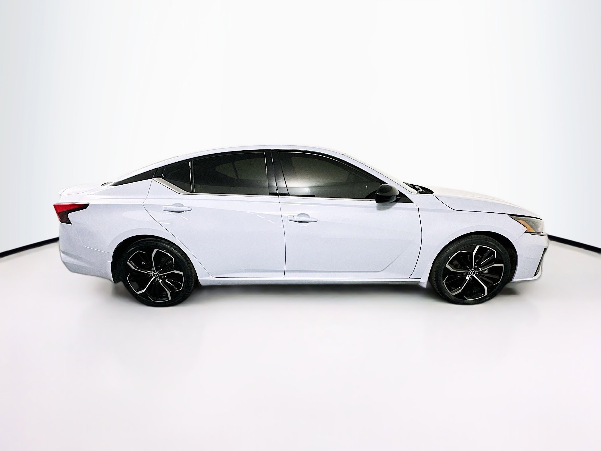 Used 2023 Nissan Altima 2.5 SR image 10