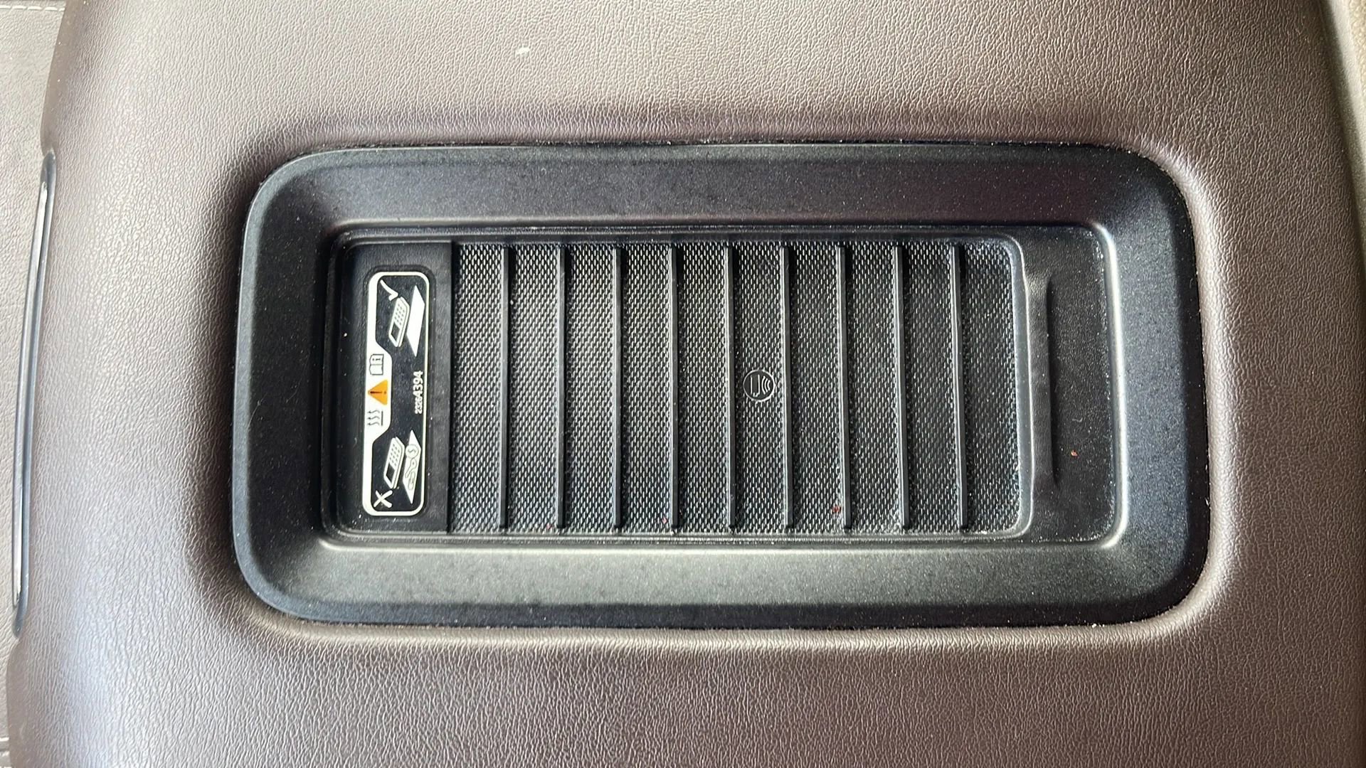 Used 2017 Chevrolet Suburban LT w/ LT Signature Package image 17