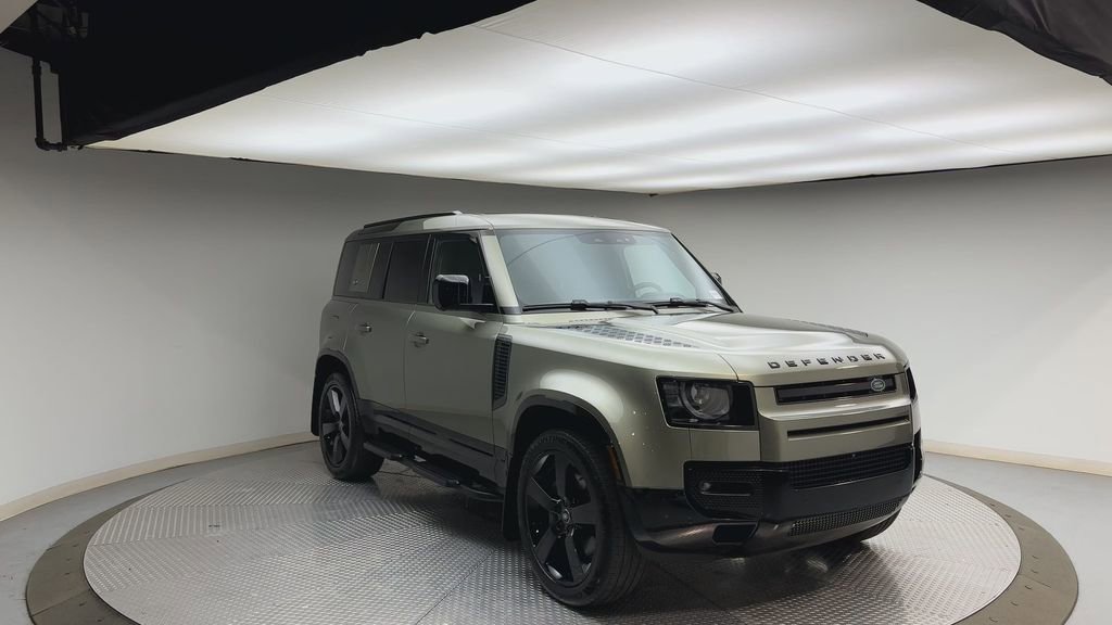 Used 2024 Land Rover Defender 110 X-Dynamic SE image 8