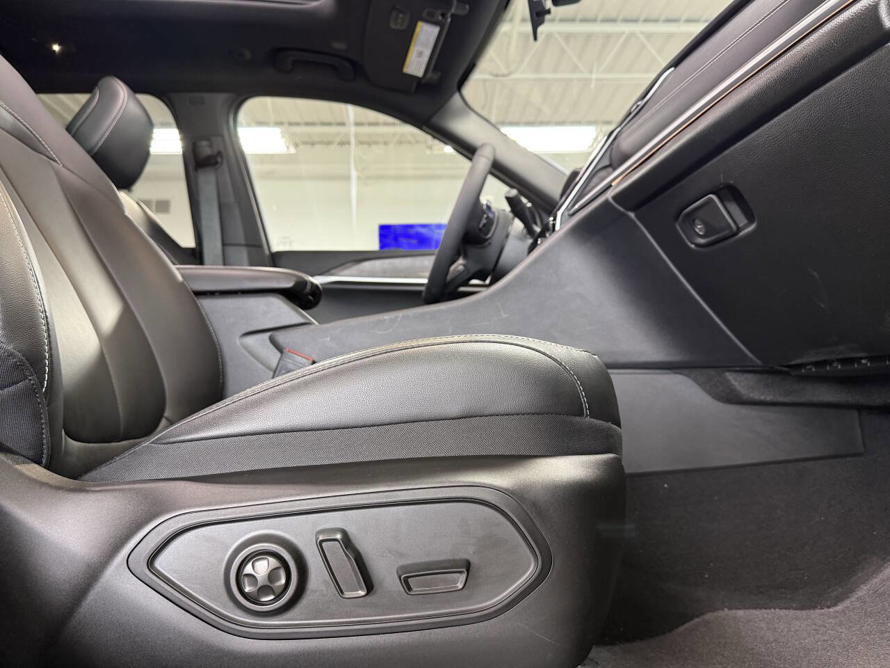 Used 2025 Jeep Grand Cherokee L Limited image 19