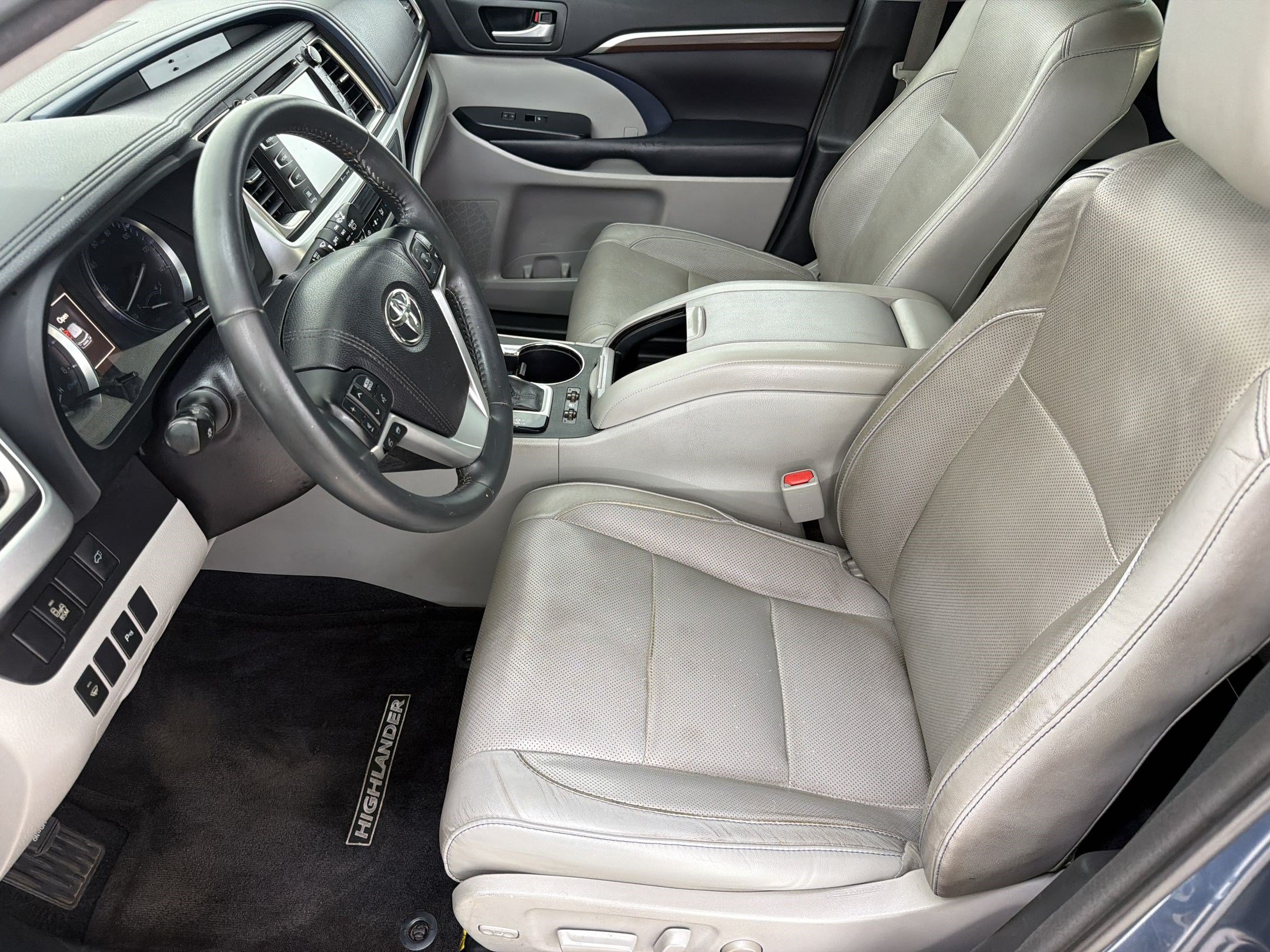 Used 2016 Toyota Highlander Limited AWD/4WD image 5