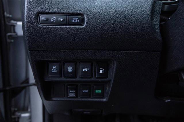 Used 2020 Nissan Rogue SV AWD/4WD image 13