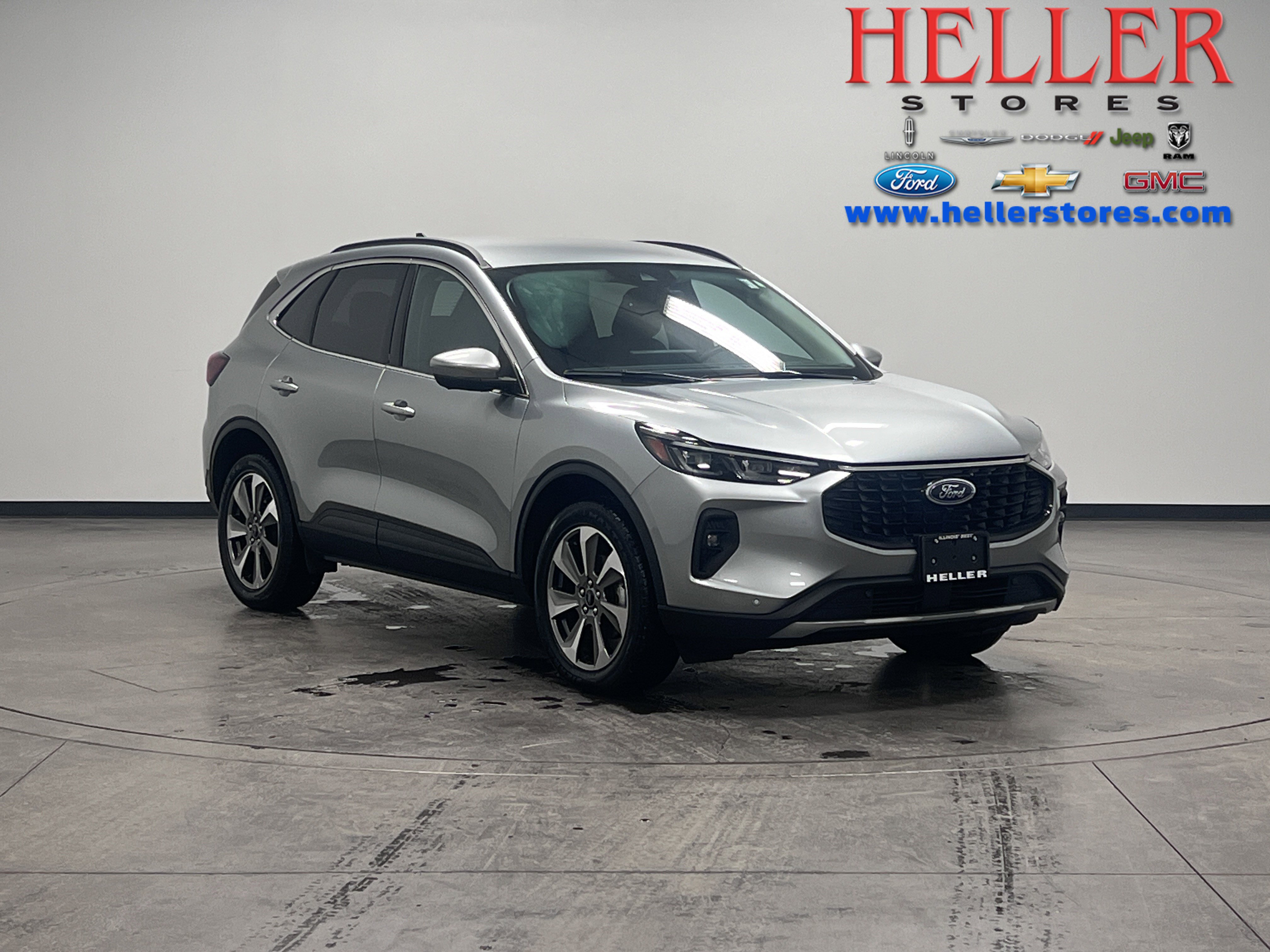 Used 2024 Ford Escape Platinum image 1