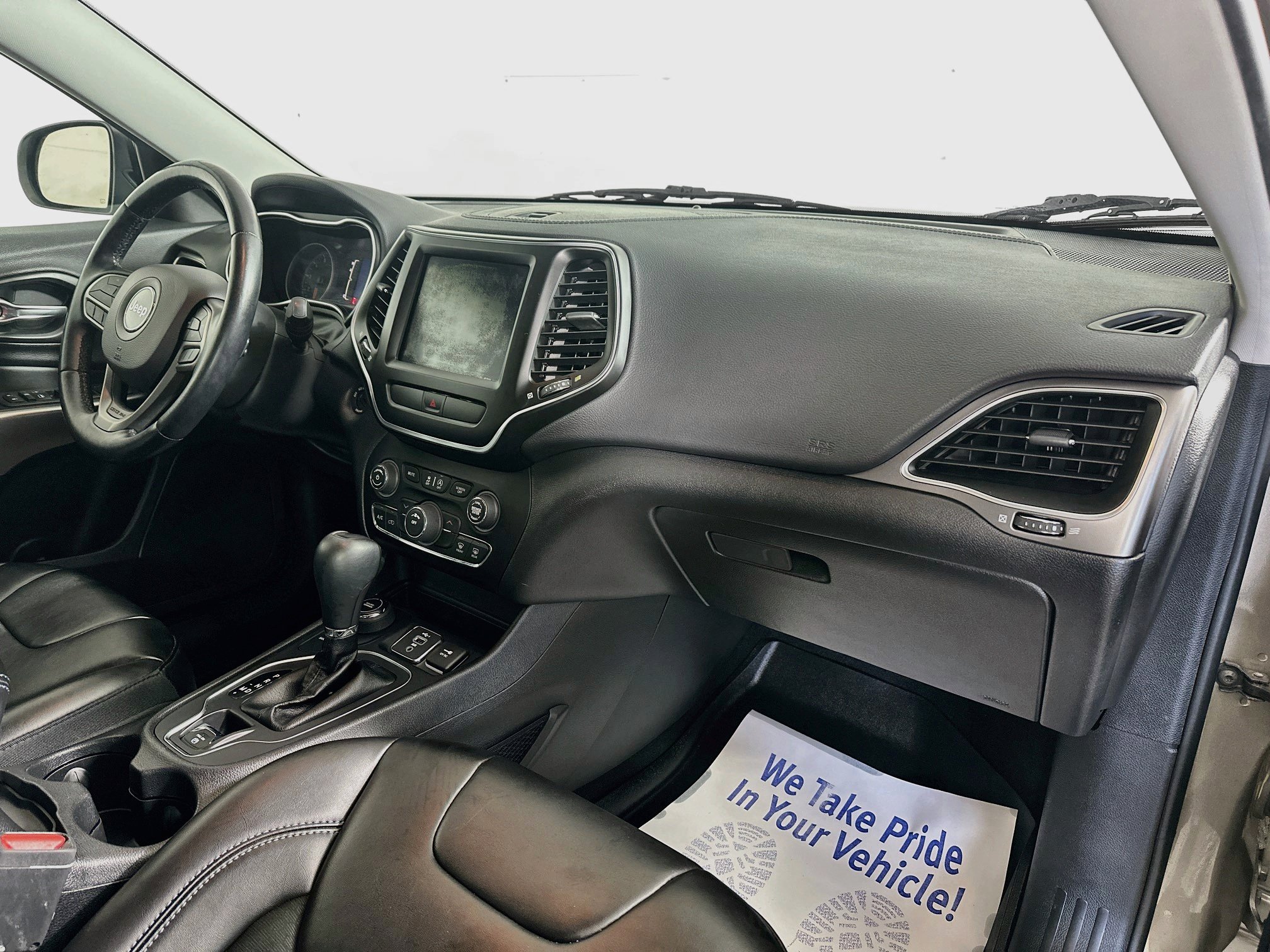 Used 2020 Jeep Cherokee Latitude w/ Quick Order Package 26F North AWD/4WD image 27