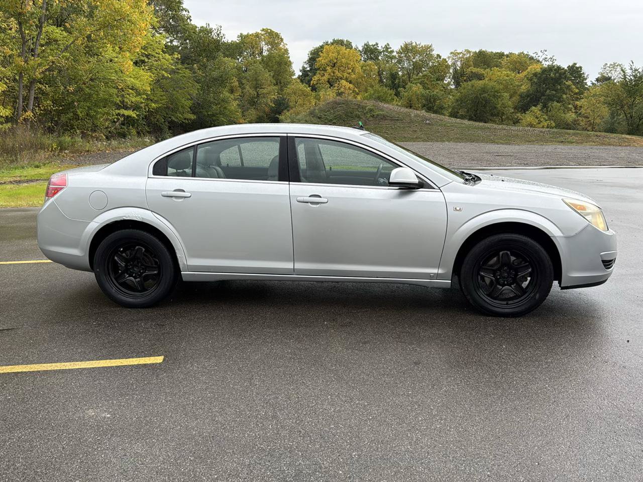 Used 2009 Saturn Aura XE FWD image 4