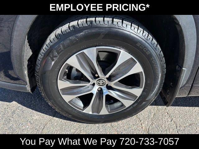 Used 2020 Toyota Highlander XLE AWD/4WD image 9