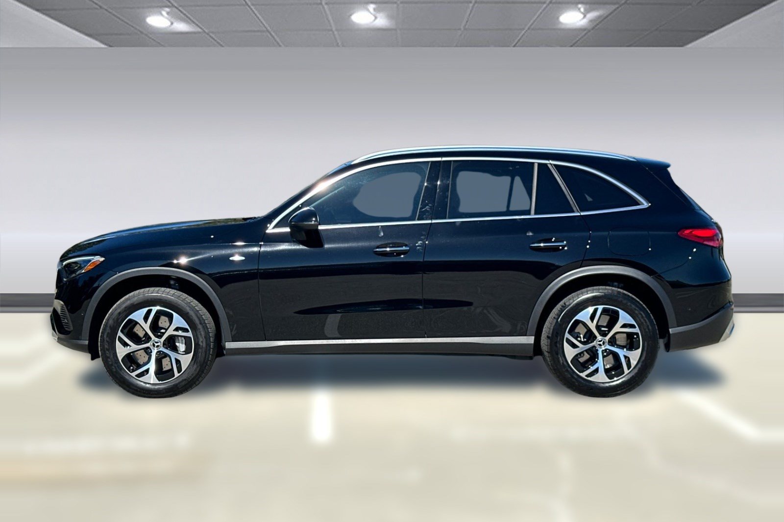 Certified 2025 Mercedes-Benz GLC 350e 4MATIC image 2