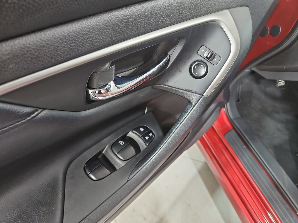 Used 2015 Nissan Altima 2.5 S w/ Special Edition Package FWD image 12