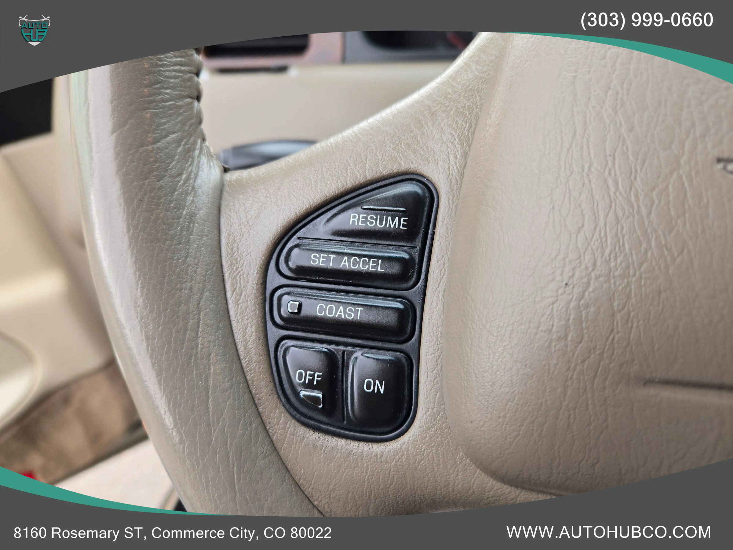 Used 2000 Lincoln Town Car Cartier image 16