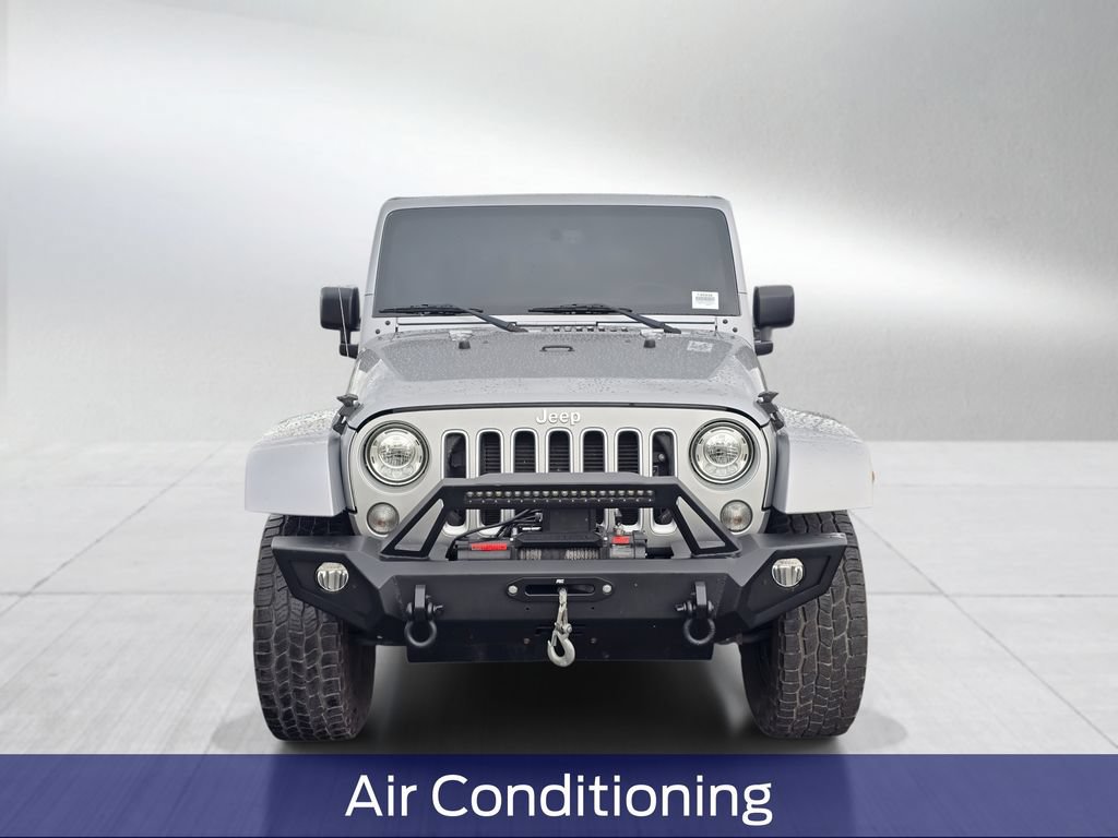 Used 2018 Jeep Wrangler Unlimited Sahara AWD/4WD image 7