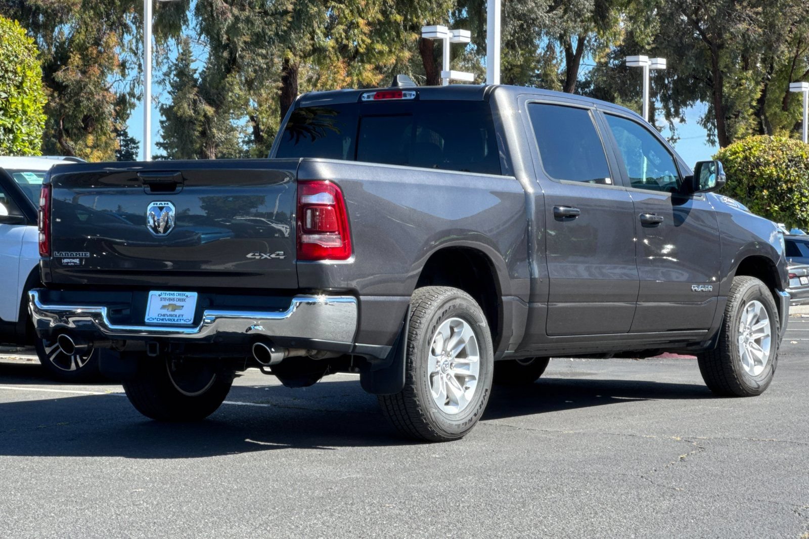 Used 2024 RAM 1500 Laramie AWD/4WD image 5