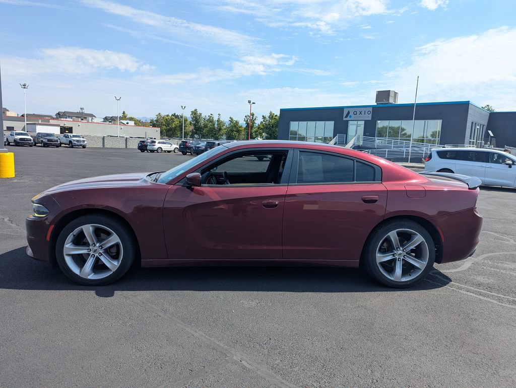 Used 2017 Dodge Charger SE RWD image 7