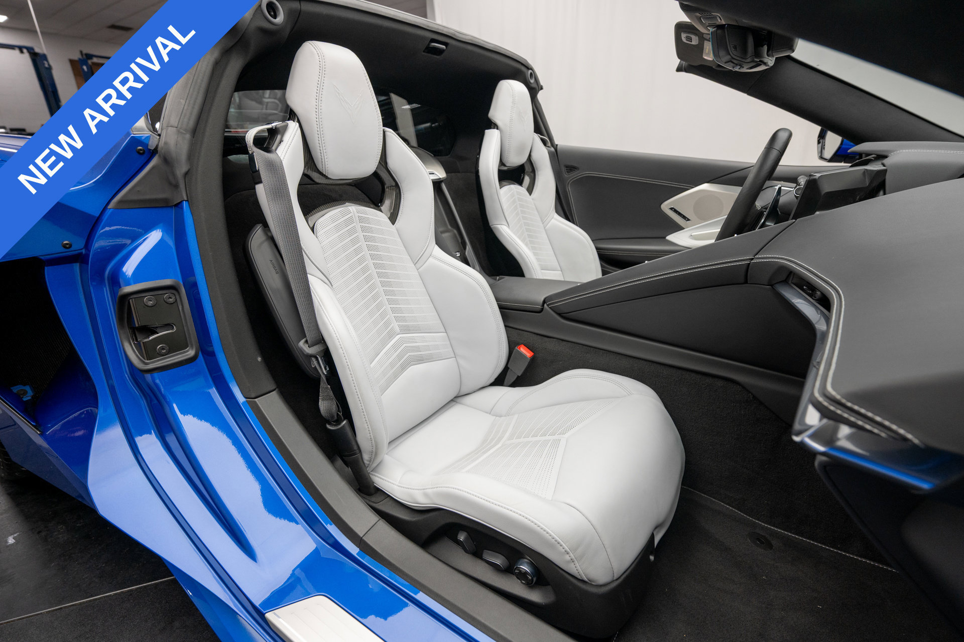 Used 2020 Chevrolet Corvette Stingray Preferred Cpe w/ 2LT Preferred Equipment Group RWD image 15