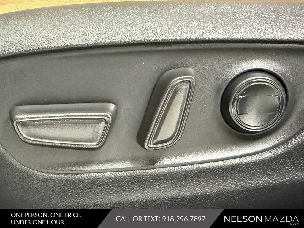 Used 2020 Toyota RAV4 XLE Premium FWD image 19