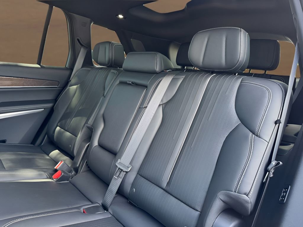 New 2026 Cadillac Vistiq Luxury AWD/4WD image 18