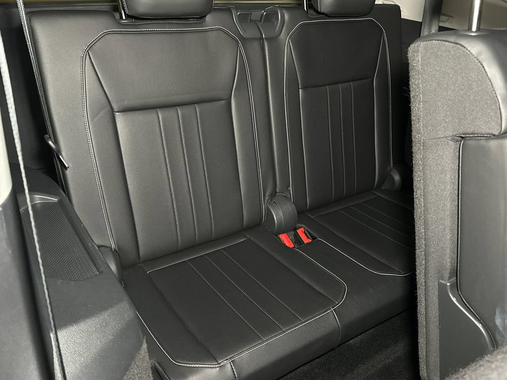 Used 2024 Volkswagen Tiguan Wolfsburg Edition FWD image 16