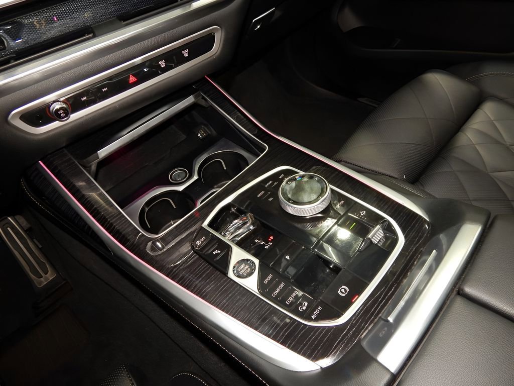 Used 2024 BMW X7 xDrive40i AWD/4WD image 8