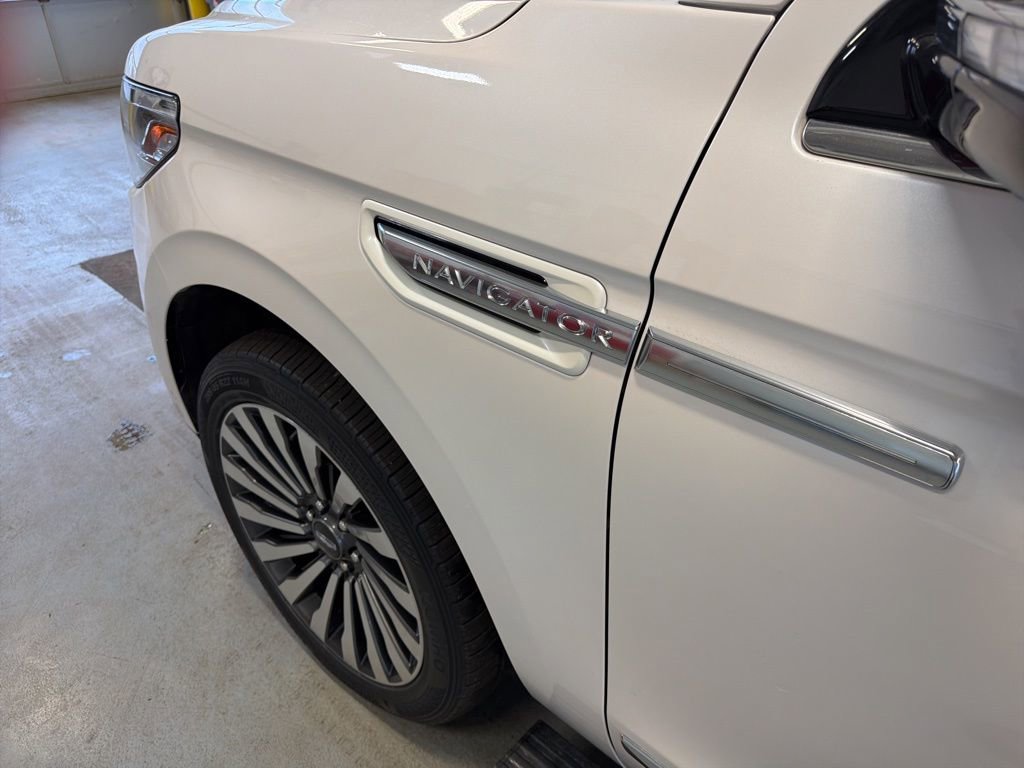 Used 2019 Lincoln Navigator L Reserve image 27