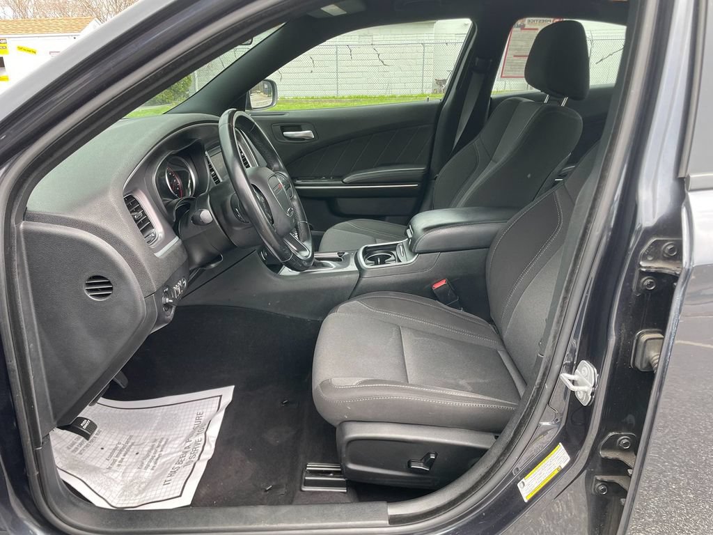 Used 2019 Dodge Charger SXT image 12