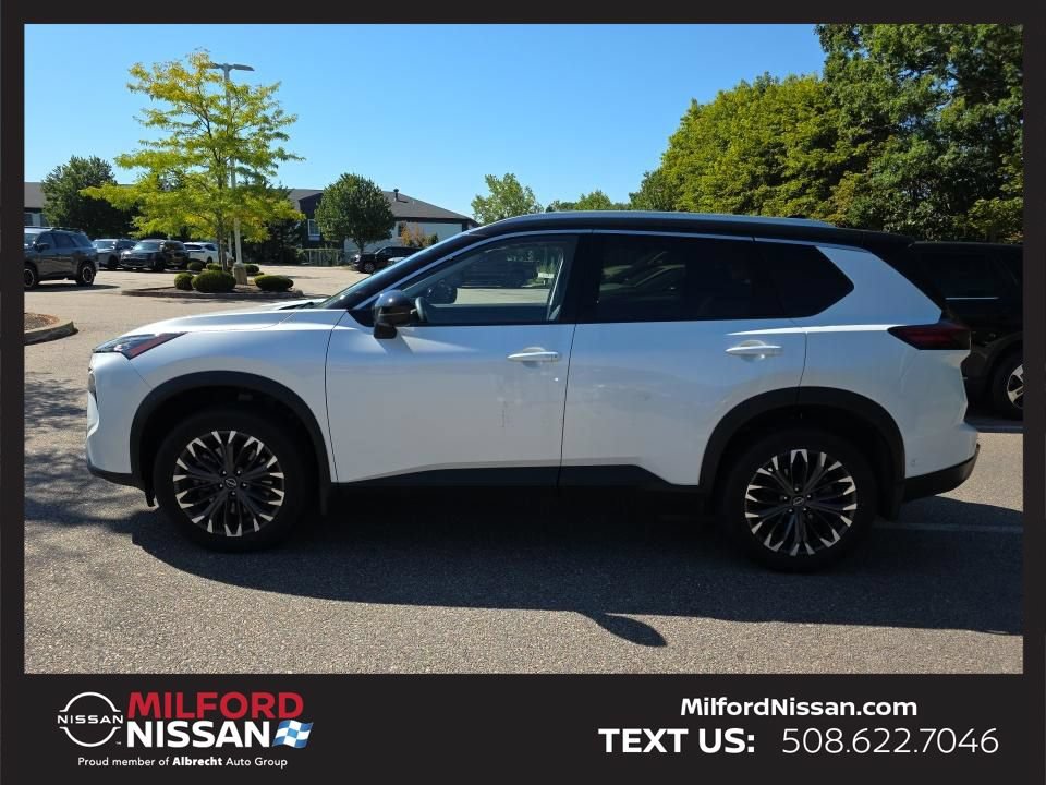 Used 2025 Nissan Rogue SL w/ Tech Package AWD/4WD image 2