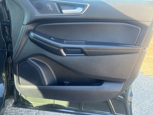 Used 2022 Ford Edge SE image 9