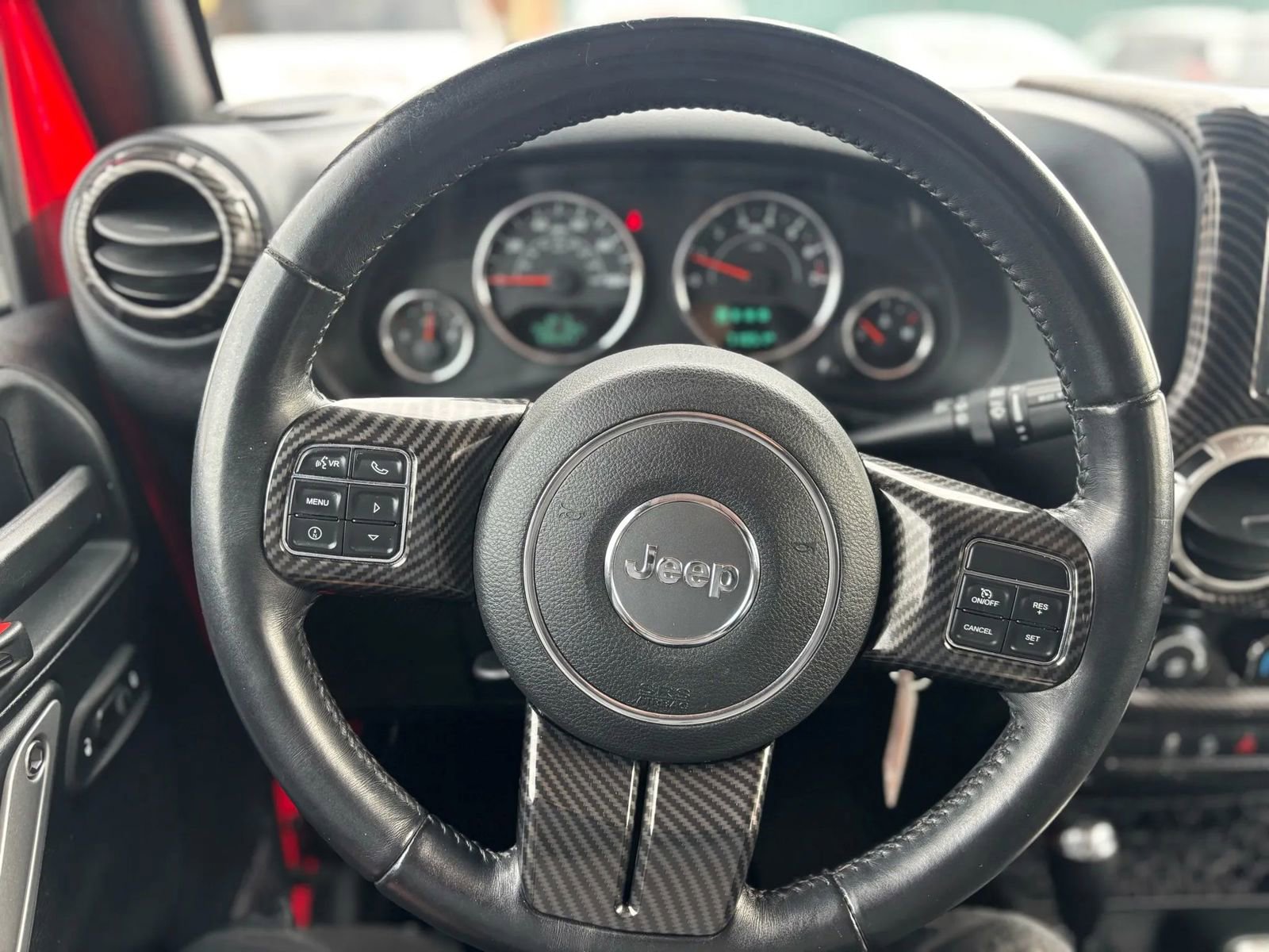 Used 2017 Jeep Wrangler Unlimited Sahara w/ Connectivity Group image 11