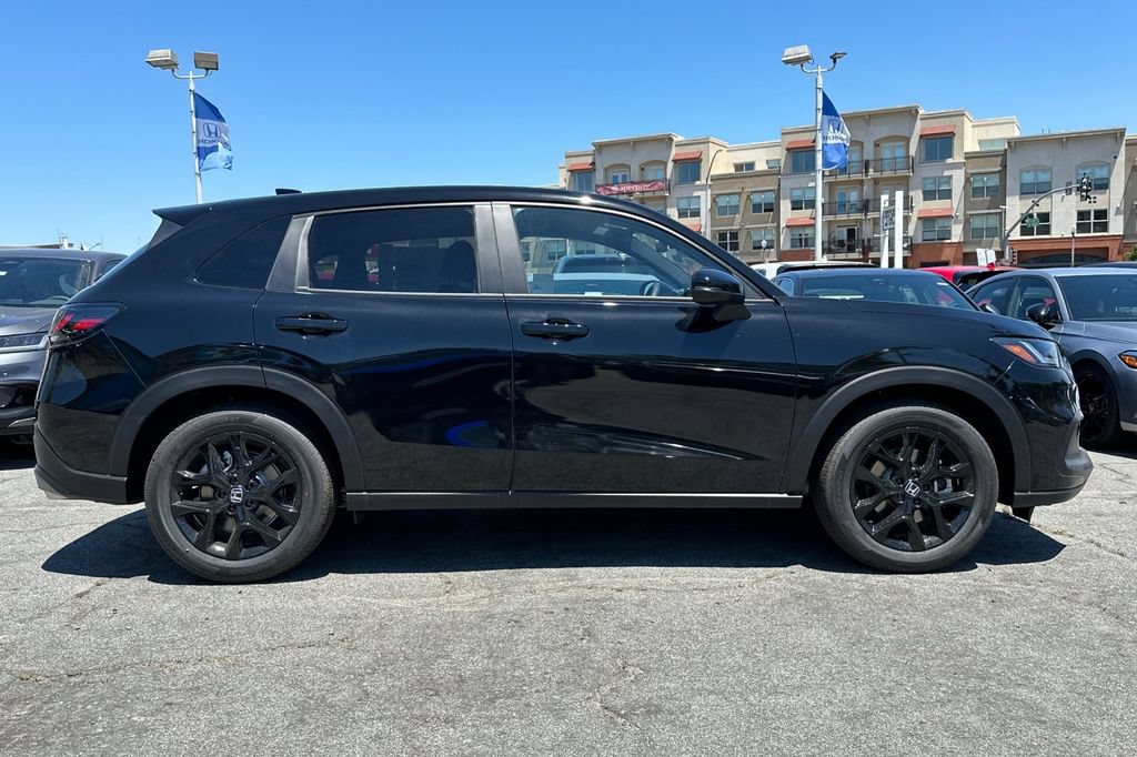 New 2025 Honda HR-V Sport image 3
