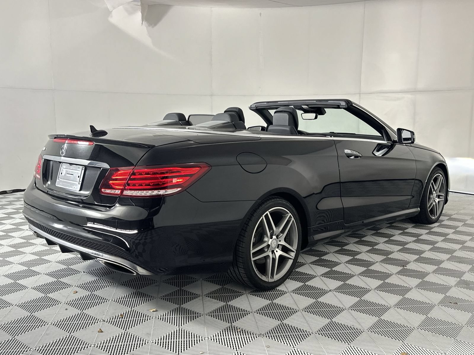 Used 2017 Mercedes-Benz E 400 Cabriolet w/ Premium 2 Package image 8