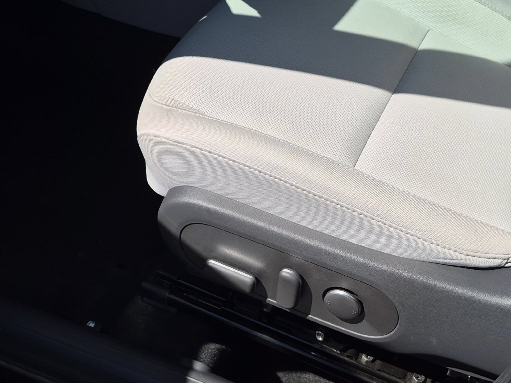 Used 2025 Hyundai Kona SEL FWD image 14