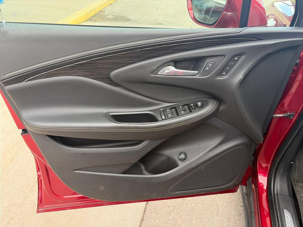 Used 2017 Buick Envision Essence FWD image 10