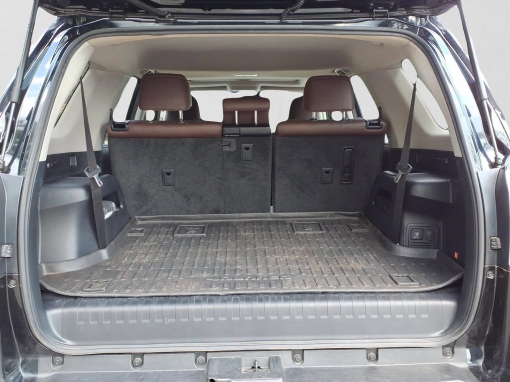 Used 2023 Toyota 4Runner Limited AWD/4WD image 31