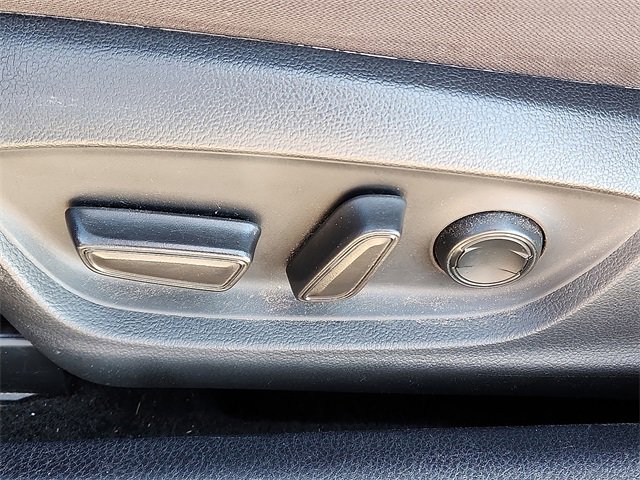 Used 2020 Toyota Camry LE image 11