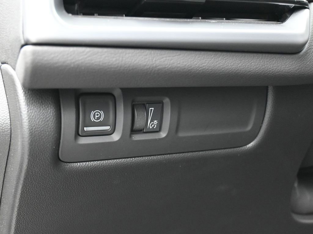 Used 2024 Cadillac XT4 Premium Luxury image 14