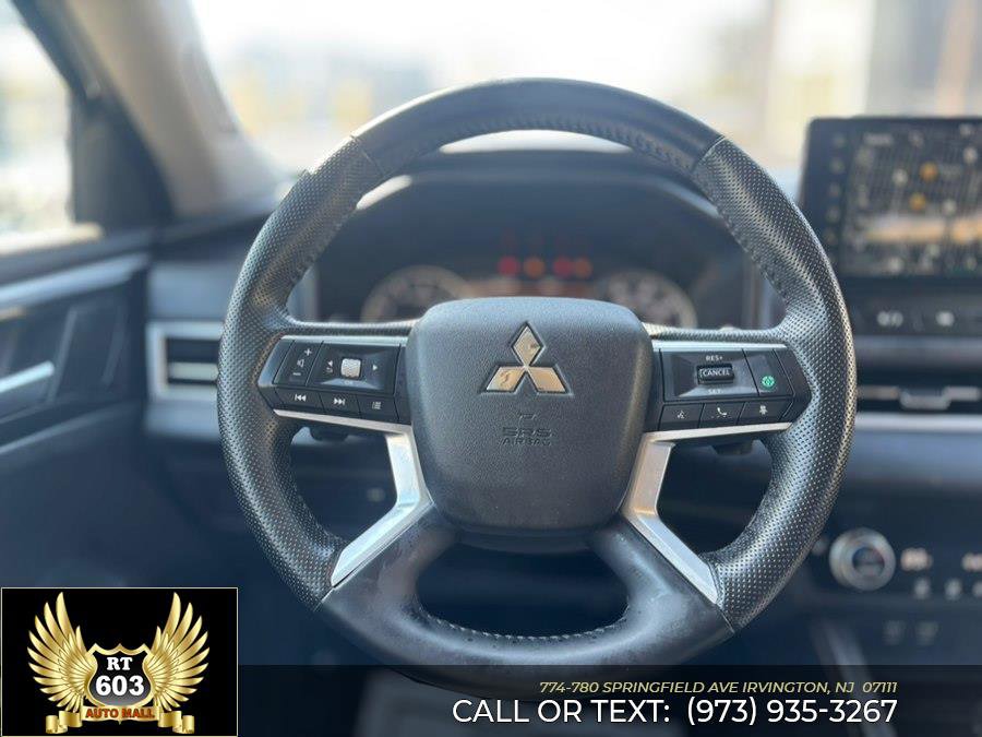 Used 2024 Mitsubishi Outlander FWD image 13