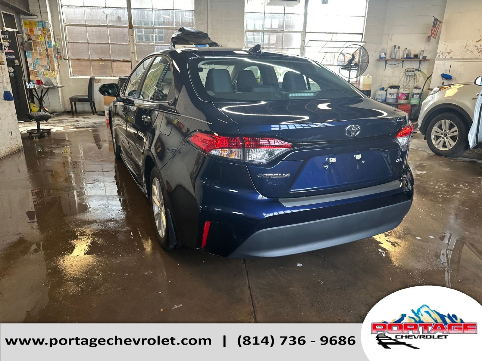 Used 2025 Toyota Corolla LE w/ LE Premium Package image 3