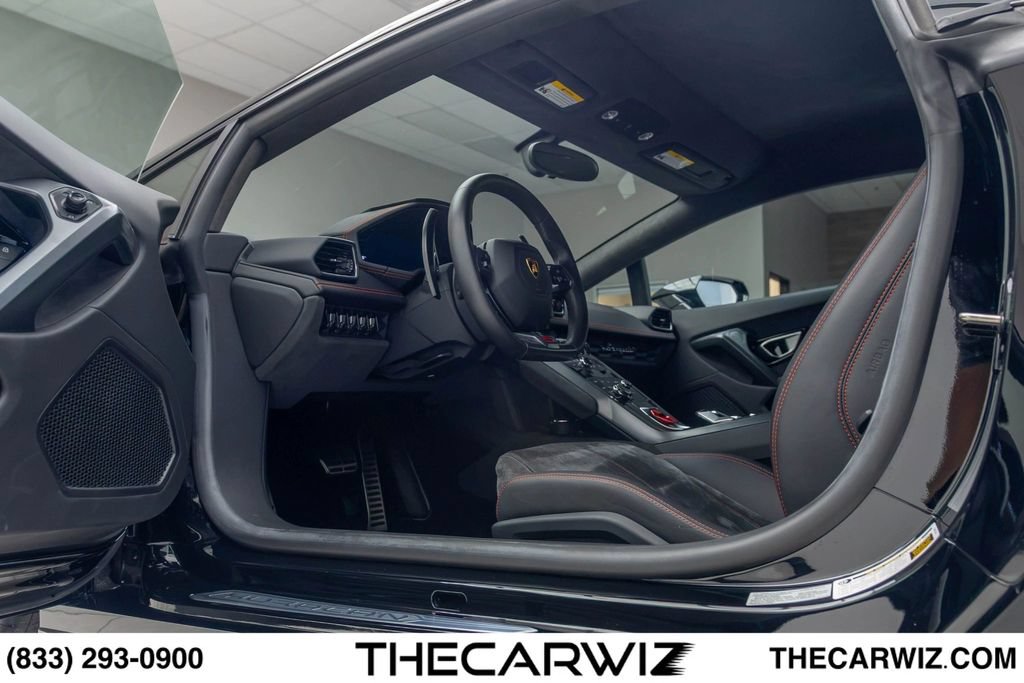 Used 2016 Lamborghini Huracan LP 580-2 RWD image 38