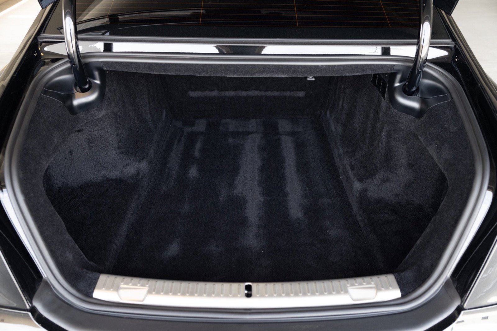 Used 2023 Rolls-Royce Ghost Black Badge w/ Black Badge Ghost Package AWD/4WD image 50