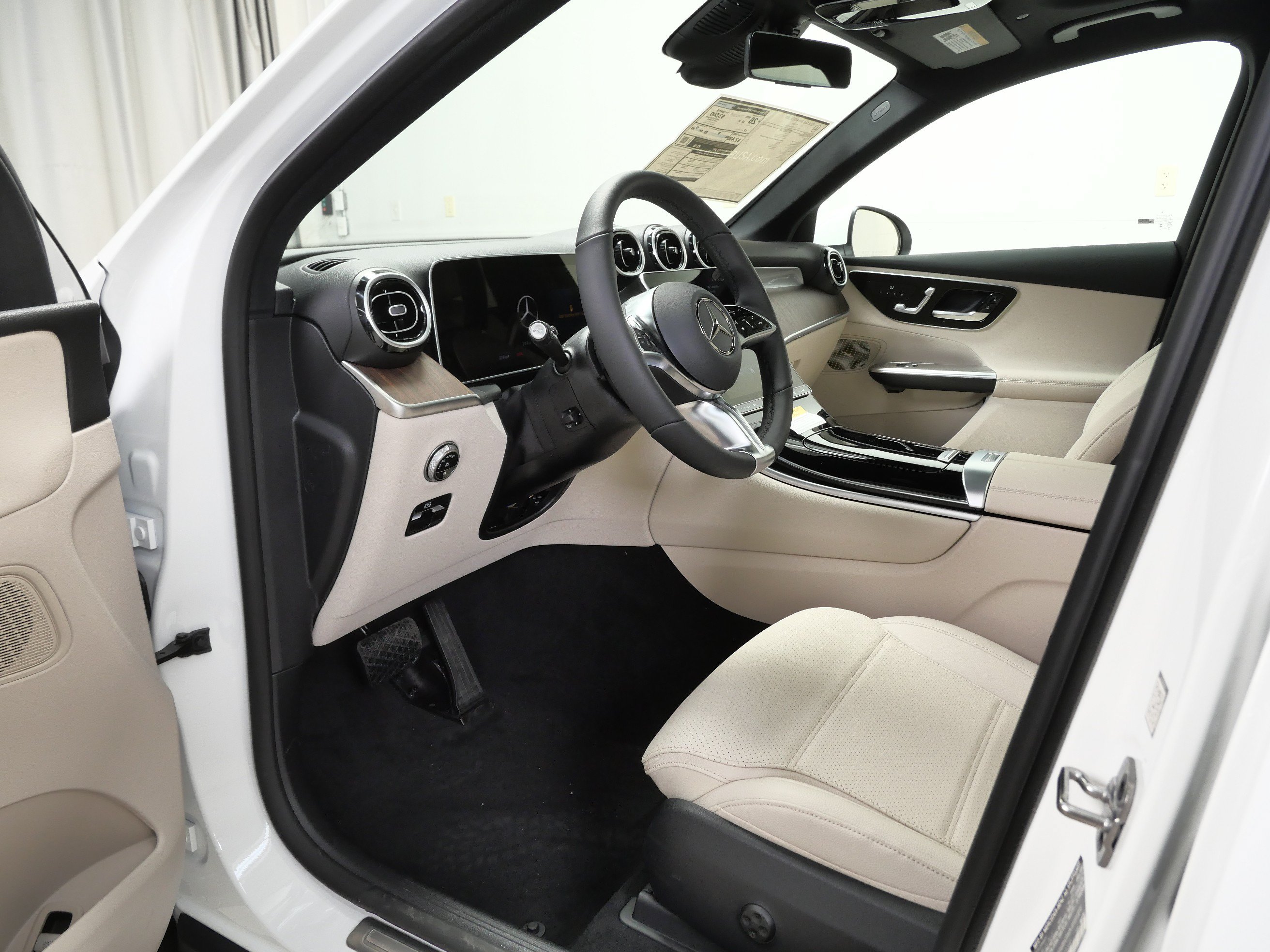 New 2026 Mercedes-Benz GLC 300 4MATIC image 7