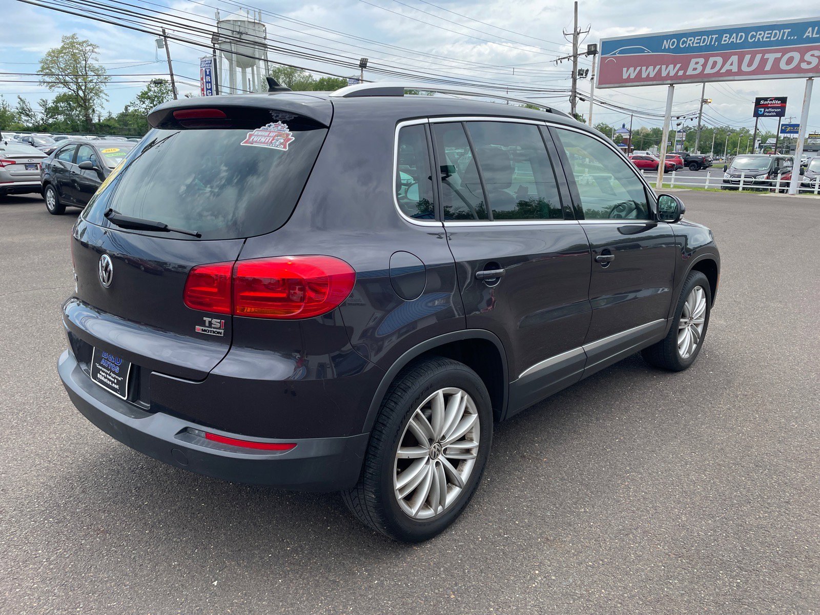 Used 2016 Volkswagen Tiguan SE AWD/4WD image 3