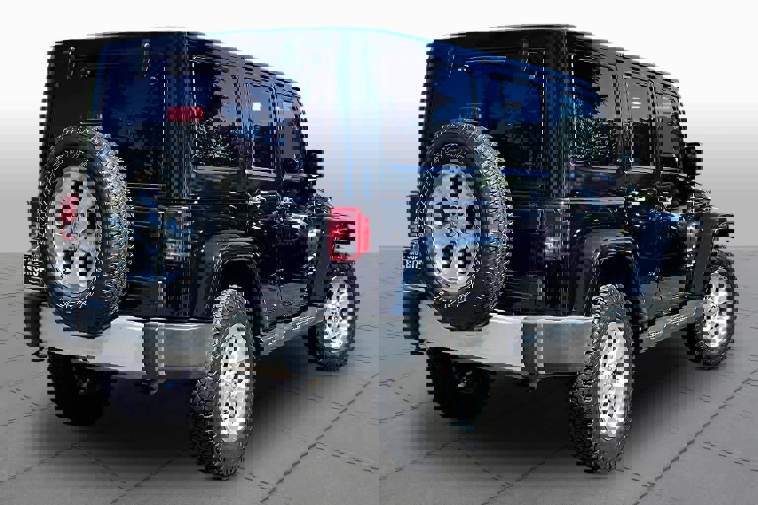 Used 2015 Jeep Wrangler Unlimited Sahara w/ Dual Top Group image 13