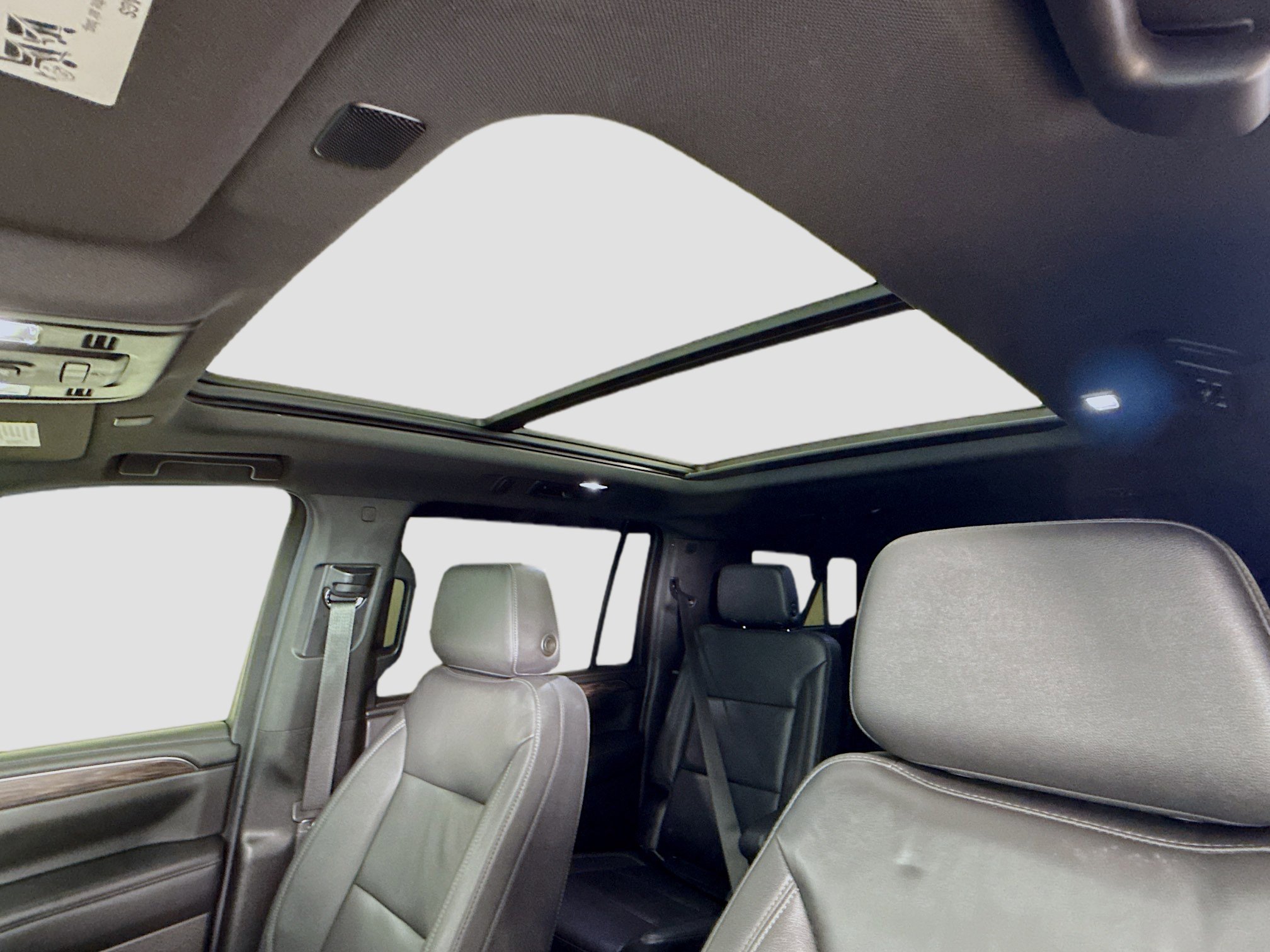 Used 2022 Chevrolet Suburban LT image 23