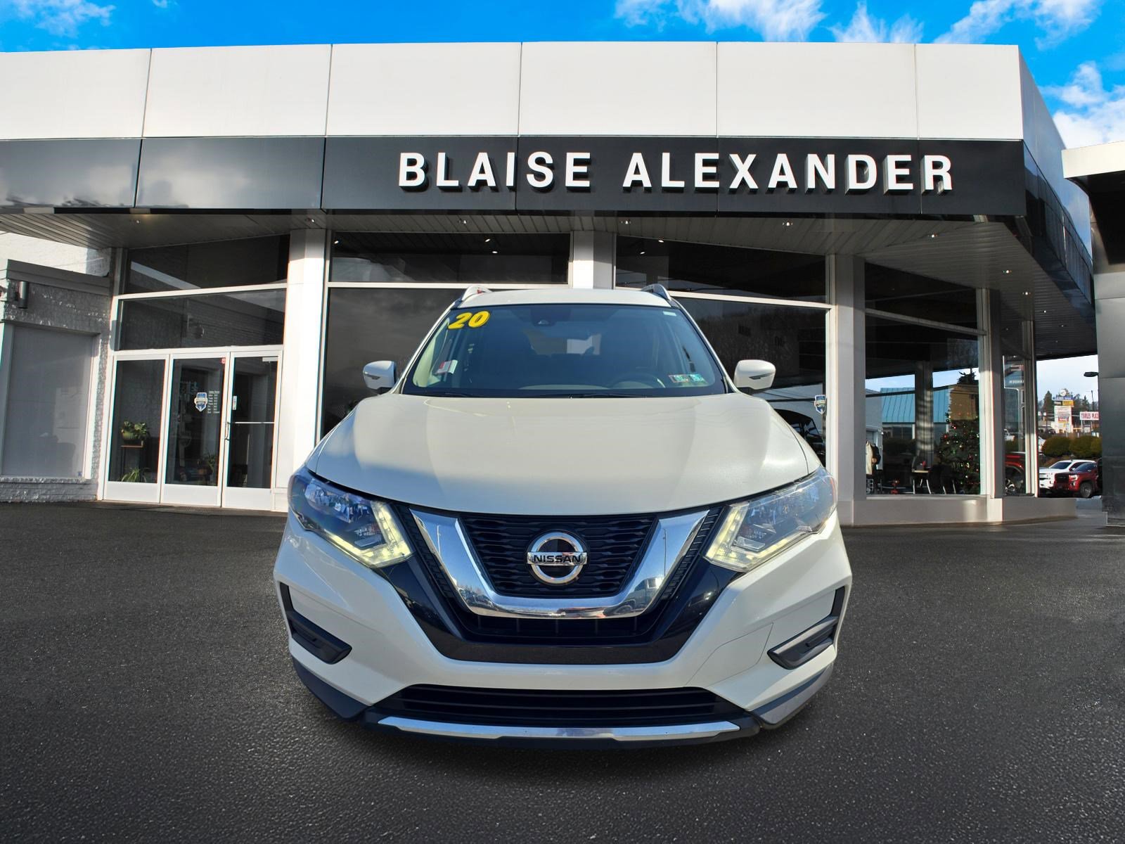 Used 2020 Nissan Rogue SV image 10