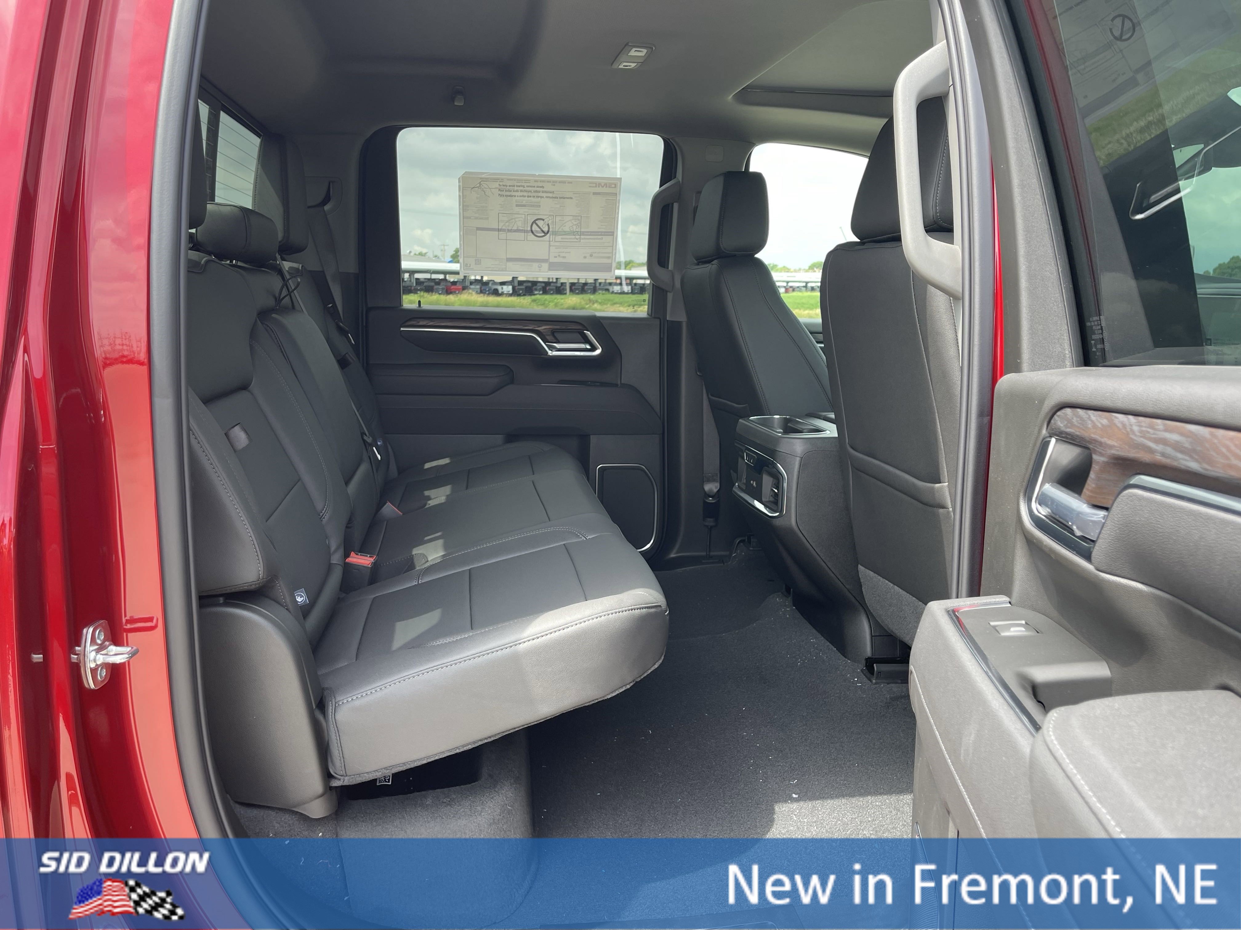 New 2025 GMC Sierra 2500 SLT w/ SLT Premium Package image 11