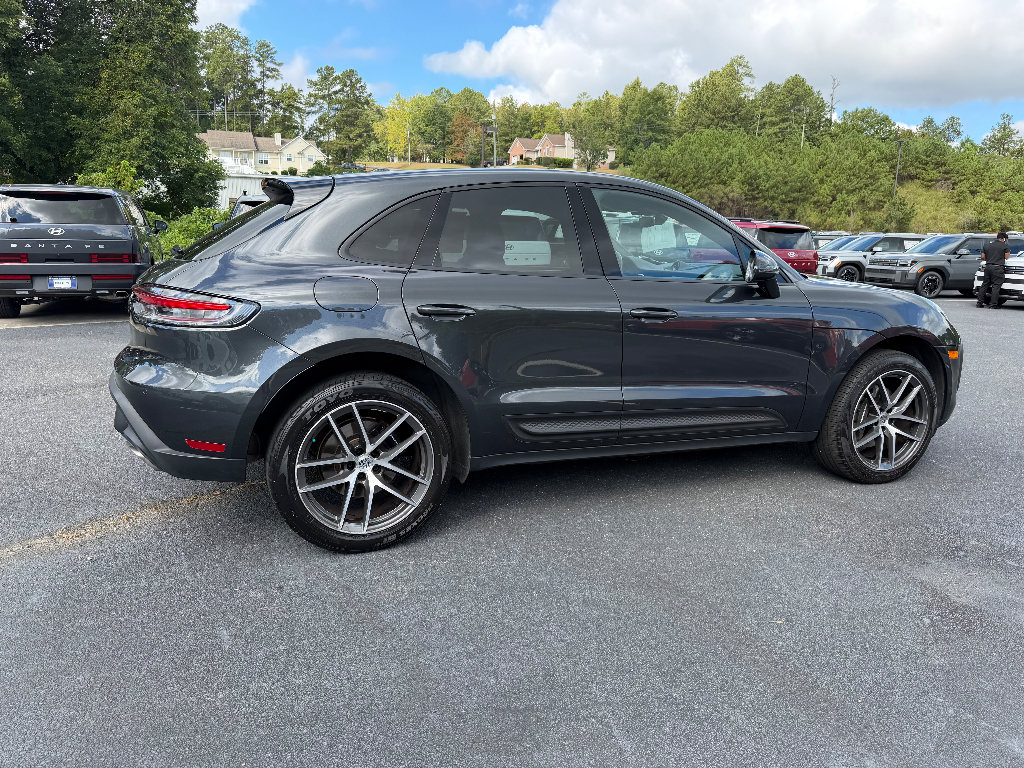 Used 2025 Porsche Macan Turbo AWD/4WD image 8