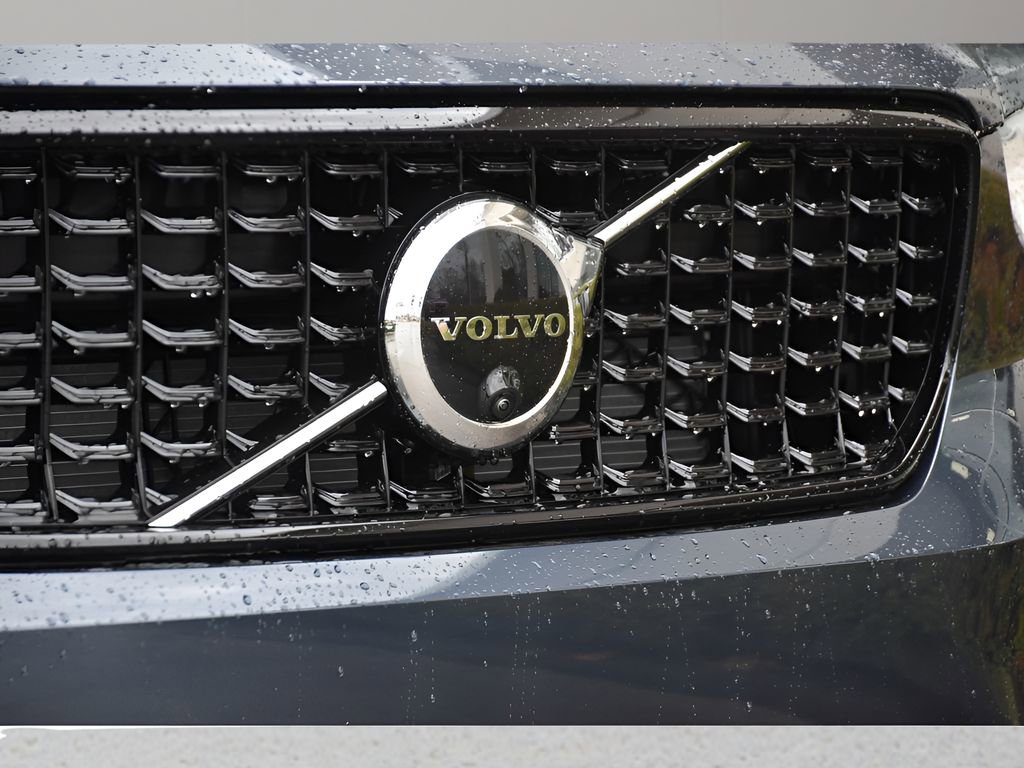 New 2026 Volvo XC40 B5 Plus w/ Protection Package Premier image 11