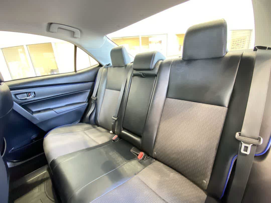 Used 2017 Toyota Corolla SE w/ SE Premium Package FWD image 25