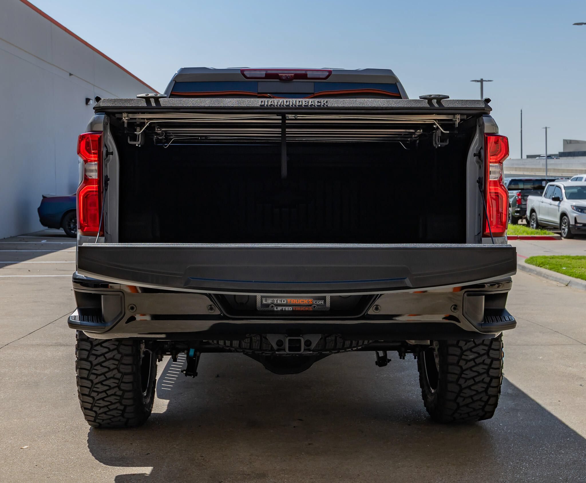 Used 2025 Chevrolet Silverado 1500 ZR2 w/ Technology Package AWD/4WD image 9